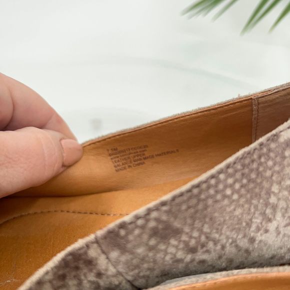 Born Women's Adour Flats Size 7.5 Ballet Shoe Brown Tan Leather Snakeskin Comfy - Picture 13 of 14